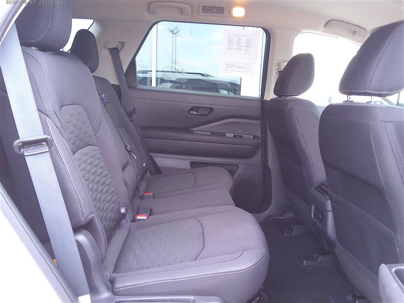 Used 2025 Nissan Pathfinder SV AWD/4WD image 9