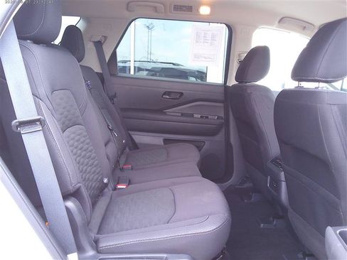 Used 2025 Nissan Pathfinder SV AWD/4WD image 9