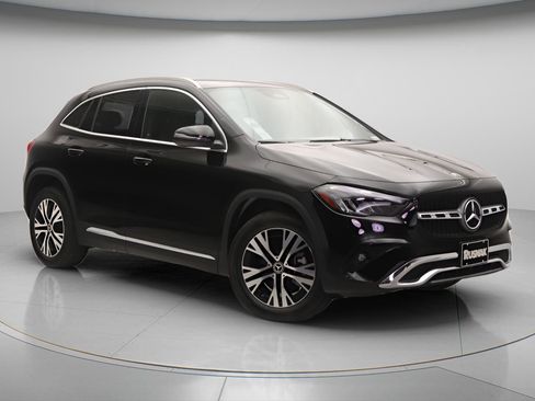 New 2026 Mercedes-Benz GLA 250 4MATIC image 1