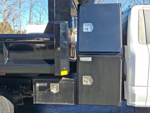 Used 2023 Ford F550 XL image 27