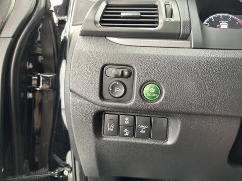 Used 2025 Honda Ridgeline Sport image 18