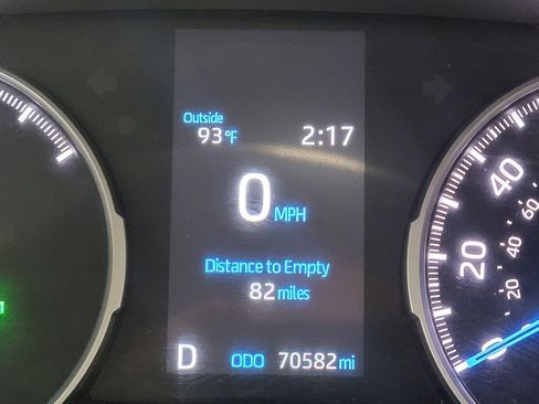 Used 2021 Toyota RAV4 XLE Premium image 24