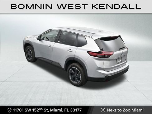 Used 2024 Nissan Rogue SV image 15