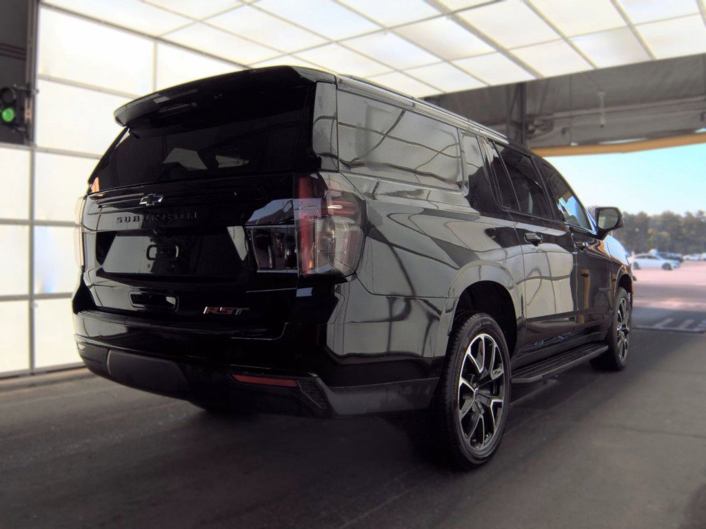 Used 2024 Chevrolet Suburban RST w/ Luxury Package RWD image 4