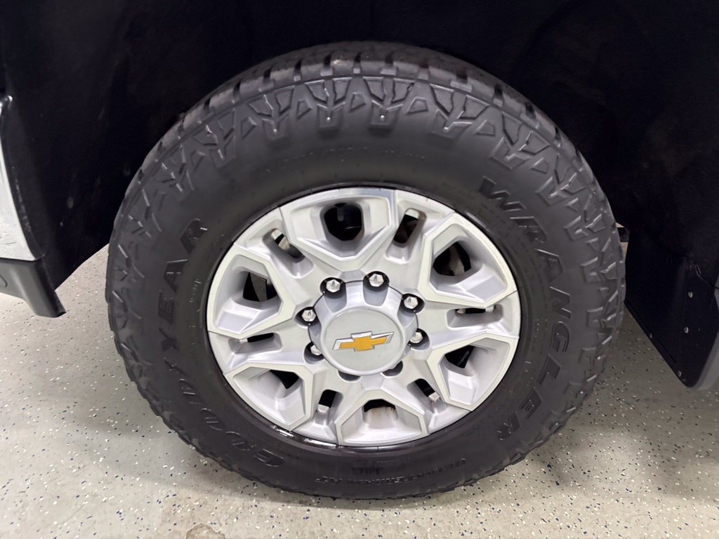 Used 2021 Chevrolet Silverado 2500 LTZ AWD/4WD image 10