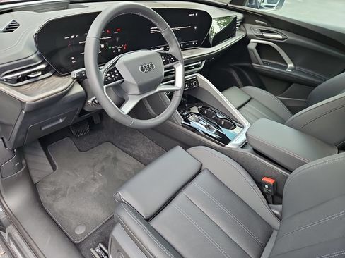Used 2025 Audi Q5 Premium Plus AWD/4WD image 7