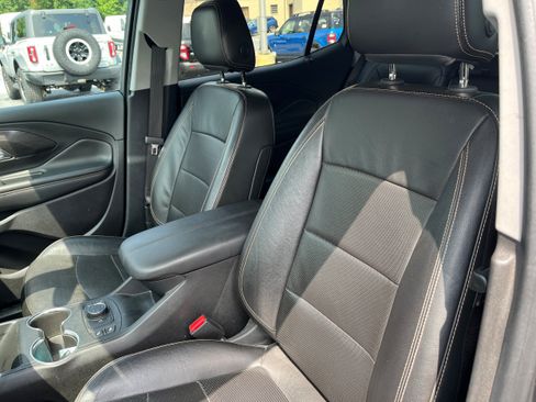 Used 2018 GMC Terrain SLT w/ Preferred Package AWD/4WD image 9
