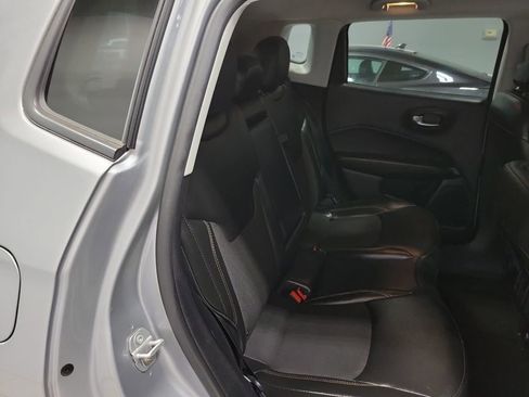 Used 2020 Jeep Compass Latitude w/ Cold Weather Group image 18