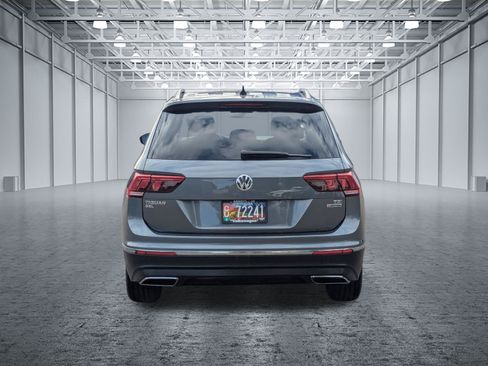 Used 2018 Volkswagen Tiguan SEL AWD/4WD image 4