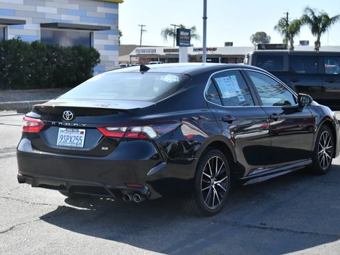 Used 2022 Toyota Camry SE FWD image 8