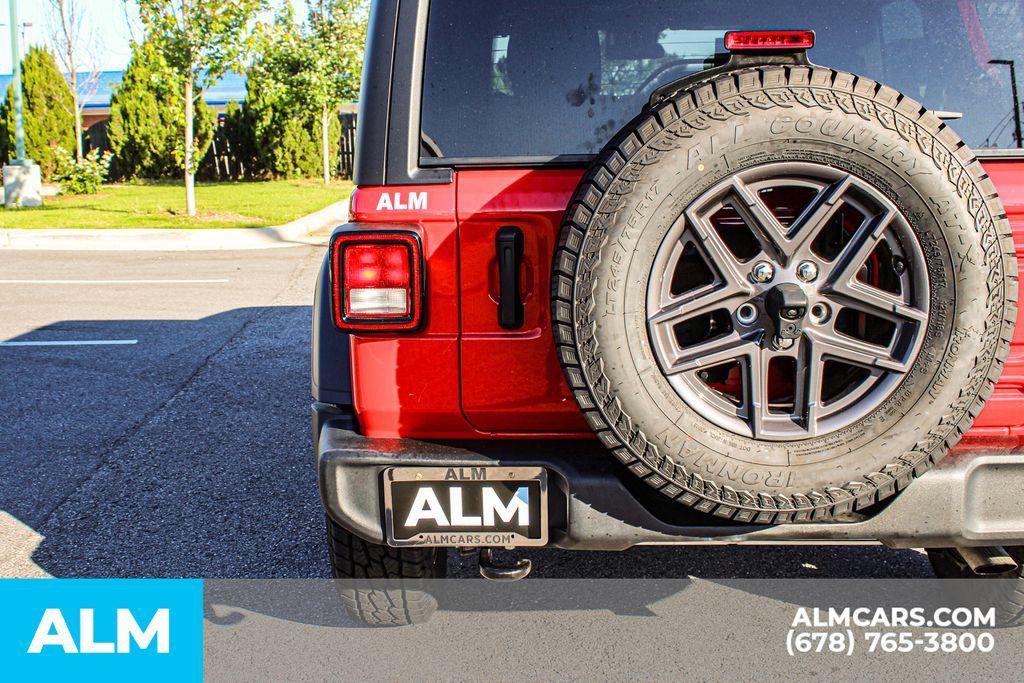 Used 2025 Jeep Wrangler Unlimited Sport AWD/4WD image 12