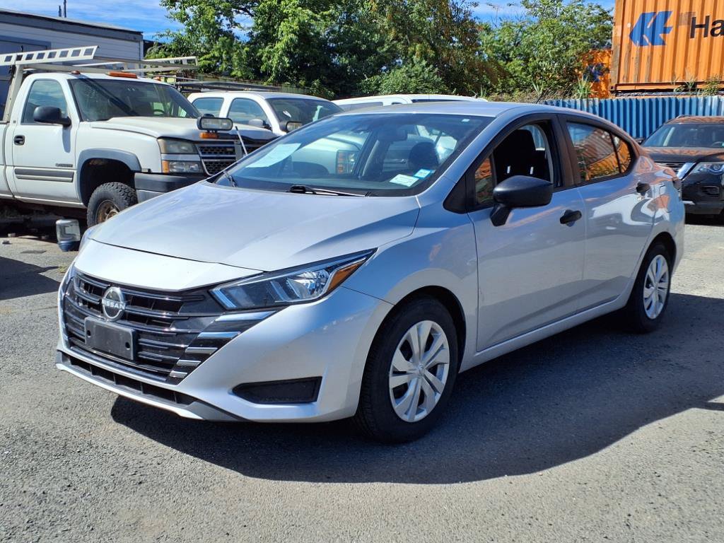 Used 2023 Nissan Versa S FWD image 3