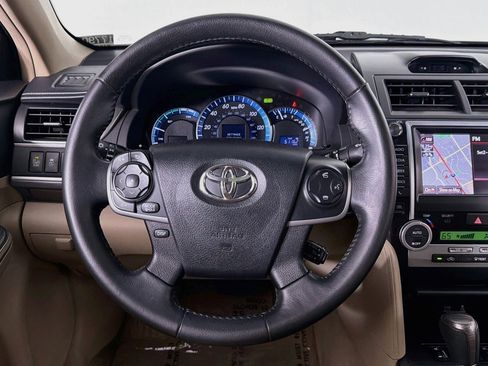Used 2013 Toyota Camry XLE w/ Leather Pkg FWD image 18