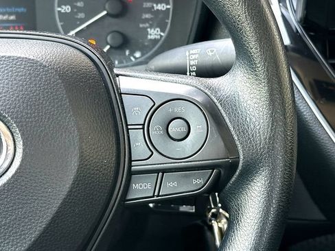 Certified 2025 Toyota Corolla LE FWD image 22