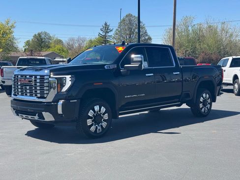 Used 2024 GMC Sierra 3500 Denali w/ Denali Reserve Package AWD/4WD image 12
