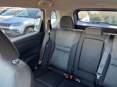 Used 2025 Nissan Rogue SV FWD image 41