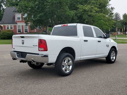Used 2019 RAM 1500 ST w/ SXT Plus Group AWD/4WD image 4