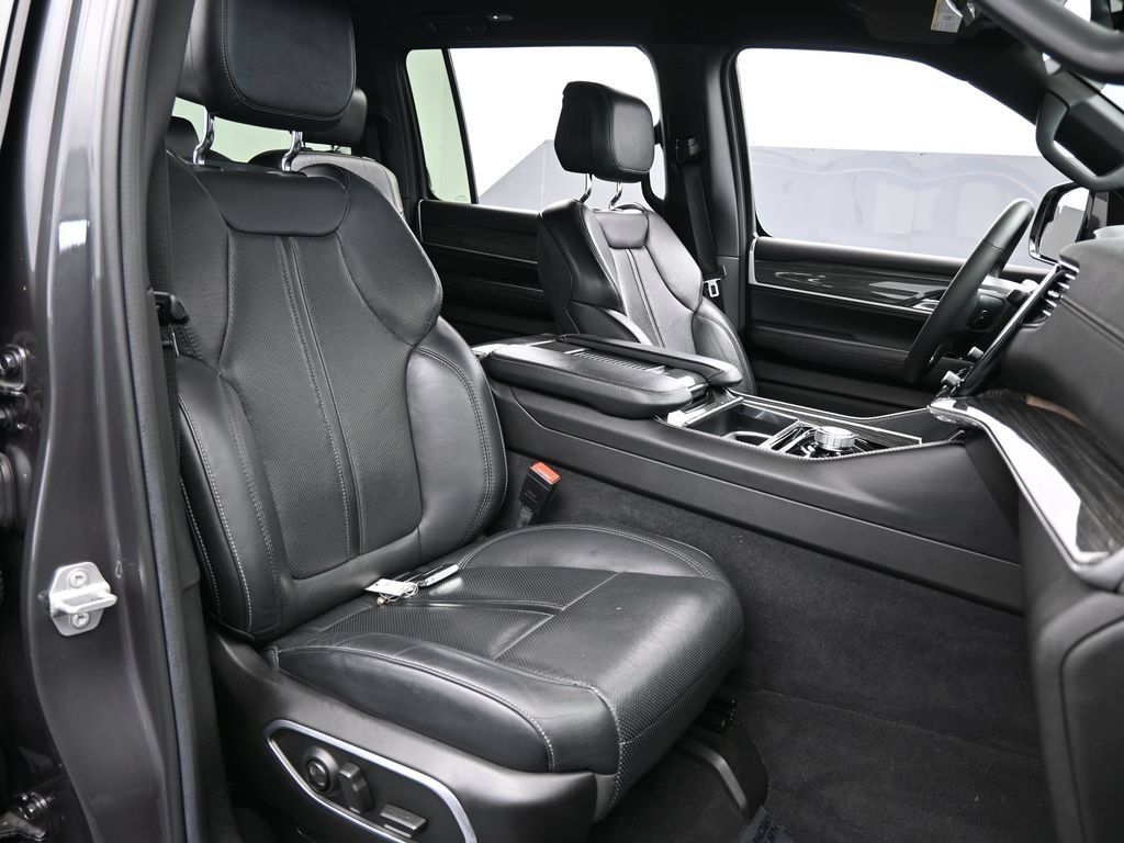 Used 2022 Jeep Wagoneer Series II RWD image 48