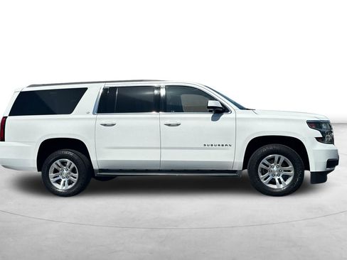 Used 2017 Chevrolet Suburban LT AWD/4WD image 7