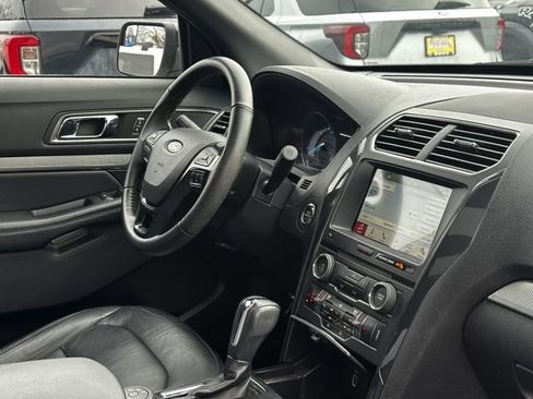 Certified 2018 Ford Explorer XLT w/ Equipment Group 202A image 33
