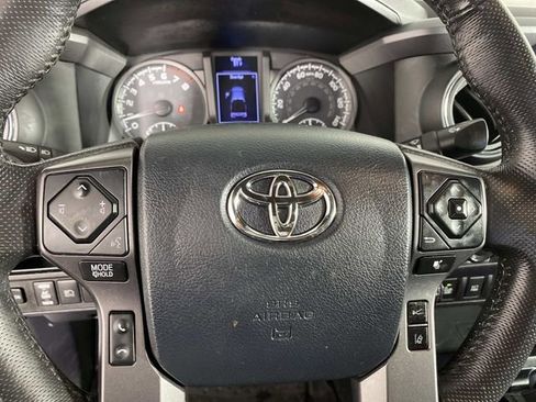 Used 2019 Toyota Tacoma TRD Sport w/ Technology Package AWD/4WD image 15