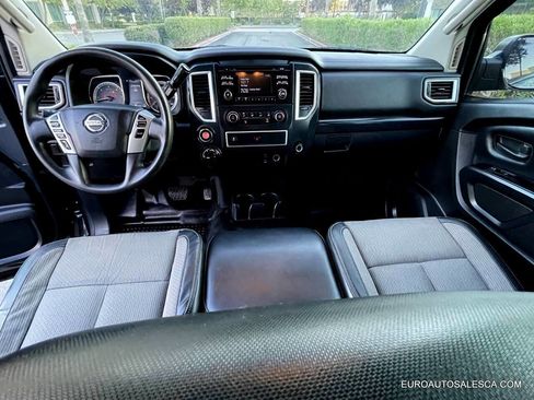 Used 2017 Nissan Titan S image 21