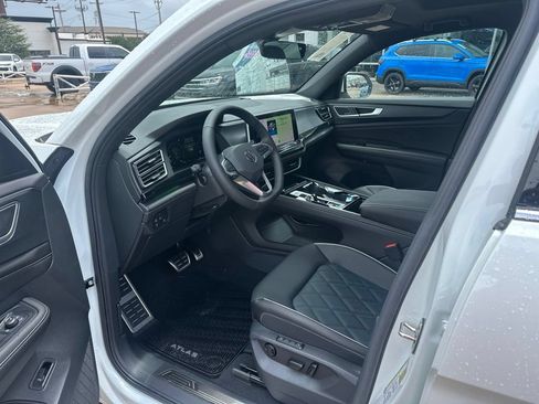 New 2026 Volkswagen Atlas Cross Sport SEL Premium R-Line AWD/4WD image 10