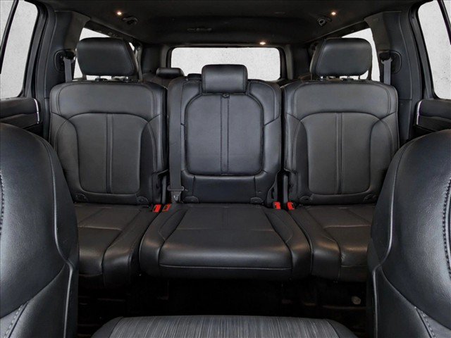 Used 2023 Jeep Wagoneer L Series III w/ Preferred Equipment Group AWD/4WD image 16