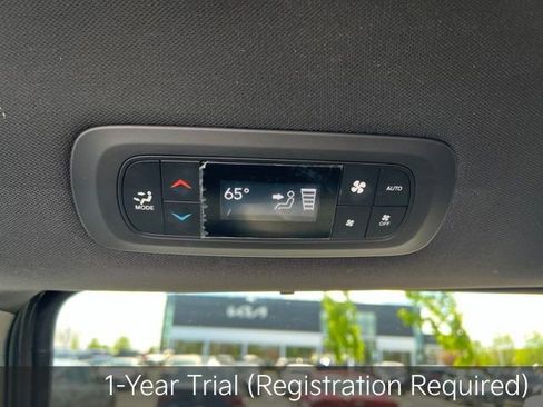 Used 2021 Chrysler Pacifica Touring-L w/ Uconnect Theater Family Group AWD/4WD image 33