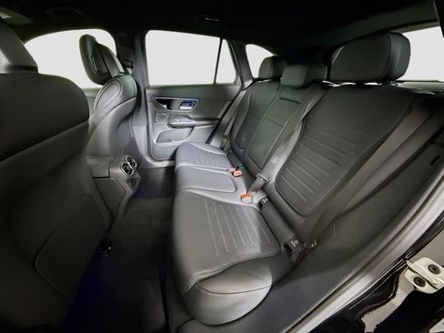 Used 2026 Mercedes-Benz GLC 300 4MATIC image 23