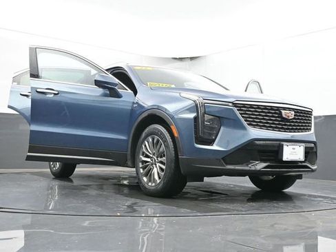 Used 2025 Cadillac XT4 Premium Luxury image 66