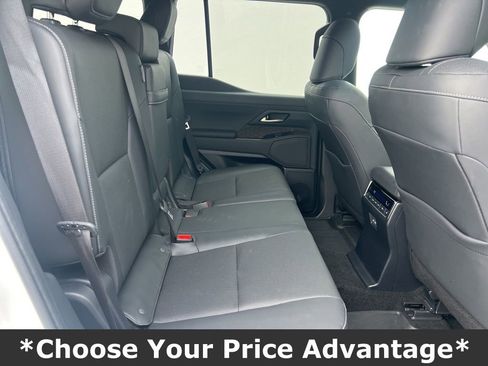 Used 2024 Lexus GX 550 w/ Accessory Package (Z1) image 20