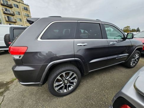 Used 2018 Jeep Grand Cherokee Overland image 9
