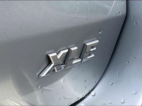 Used 2017 Toyota Highlander XLE image 10