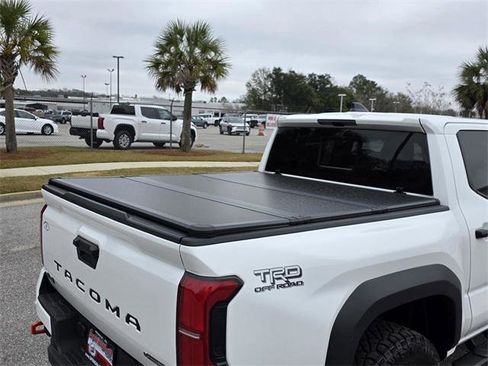 Certified 2025 Toyota Tacoma TRD Off-Road image 28