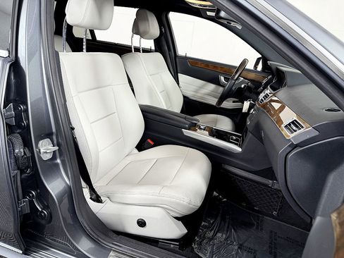 Used 2016 Mercedes-Benz E 350 4MATIC Luxury Wagon image 22