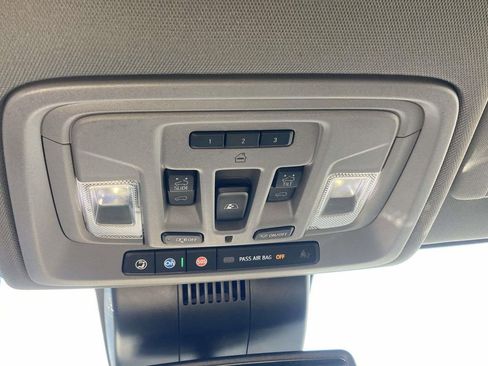 Used 2022 GMC Sierra 1500 SLT w/ SLT Convenience Package image 23