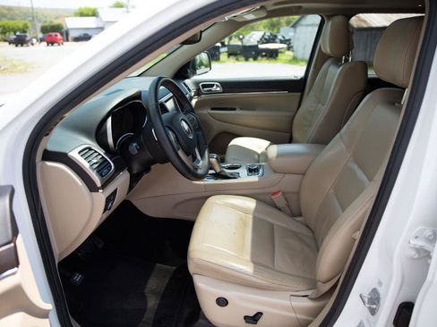 Used 2017 Jeep Grand Cherokee Limited AWD/4WD image 20