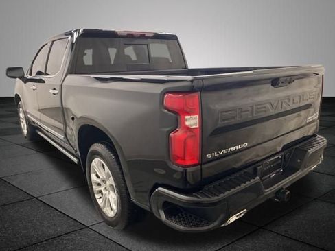 Used 2022 Chevrolet Silverado 1500 High Country w/ Technology Package image 4