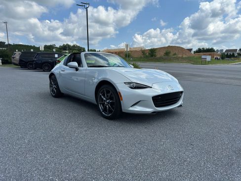 Used 2017 MAZDA MX-5 Miata RF Grand Touring RWD image 22