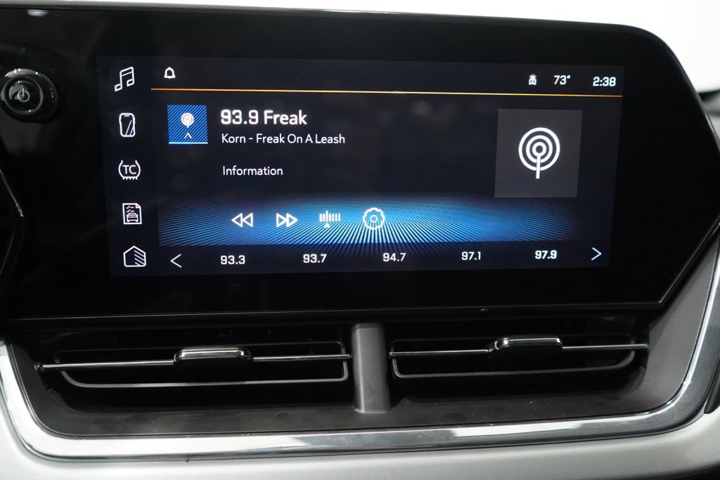 Used 2025 Chevrolet Trax LT FWD image 23