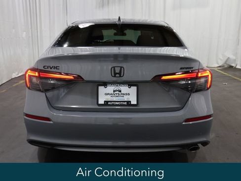 Used 2025 Honda Civic Sport image 4