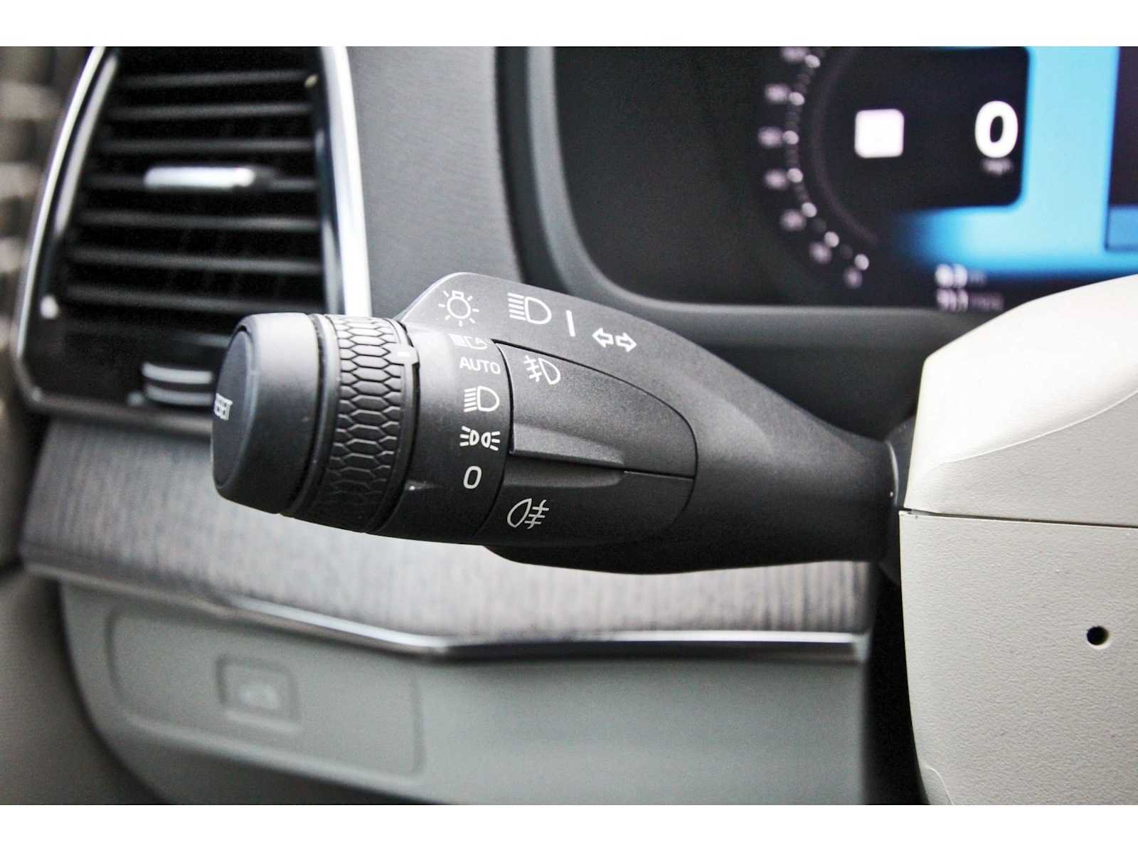 Used 2023 Volvo XC90 B6 Plus w/ Protection Package Premier AWD/4WD image 17