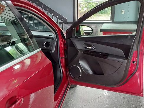 Used 2012 Chevrolet Cruze LT FWD image 16