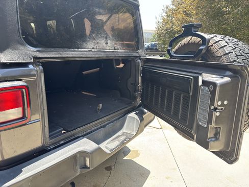 Used 2020 Jeep Wrangler Unlimited Sport S AWD/4WD image 30