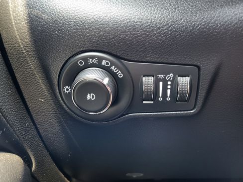 Used 2022 Jeep Compass Trailhawk w/ Trailhawk Convenience Group AWD/4WD image 22