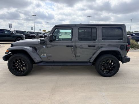 Used 2021 Jeep Wrangler Unlimited Sahara AWD/4WD image 8