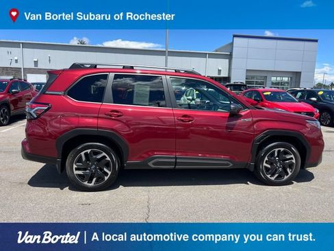 Used 2025 Subaru Forester Limited AWD/4WD image 7