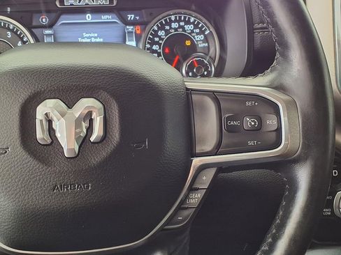 Used 2019 RAM 1500 Laramie AWD/4WD image 10