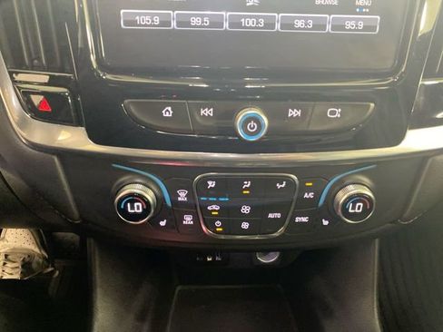 Used 2019 Chevrolet Traverse LT FWD image 43